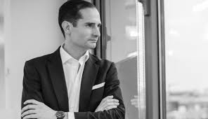 Unicaja apuesta por el marketing estratégico y nombra a Gonzalo Saiz como nuevo director